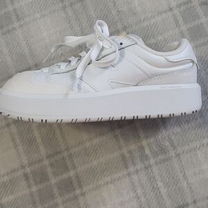 New Balance Women's White And Cream CT302 Sneakers Sz 7